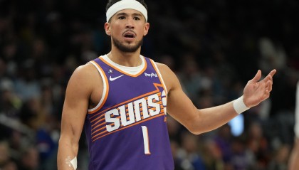 NBA的圆柱体判定🧠是只有布克受伤的世界 也是裁判的无法自洽